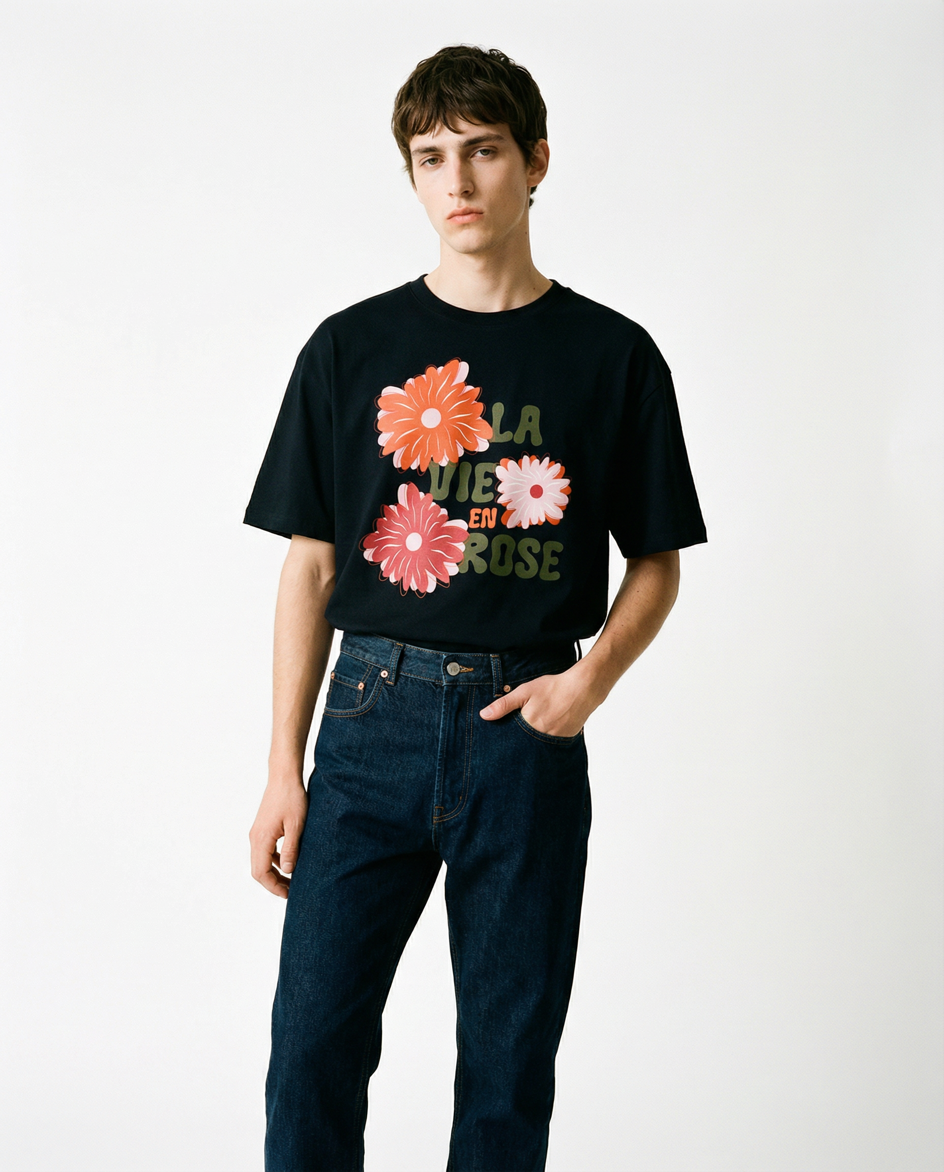 La Vie en Rose」3輪の花 Tシャツ — ユニセックス半袖