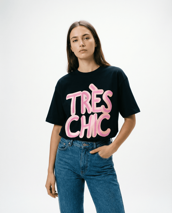 オーガニックコットン素材の「Très Chic」パリデザインTシャツ