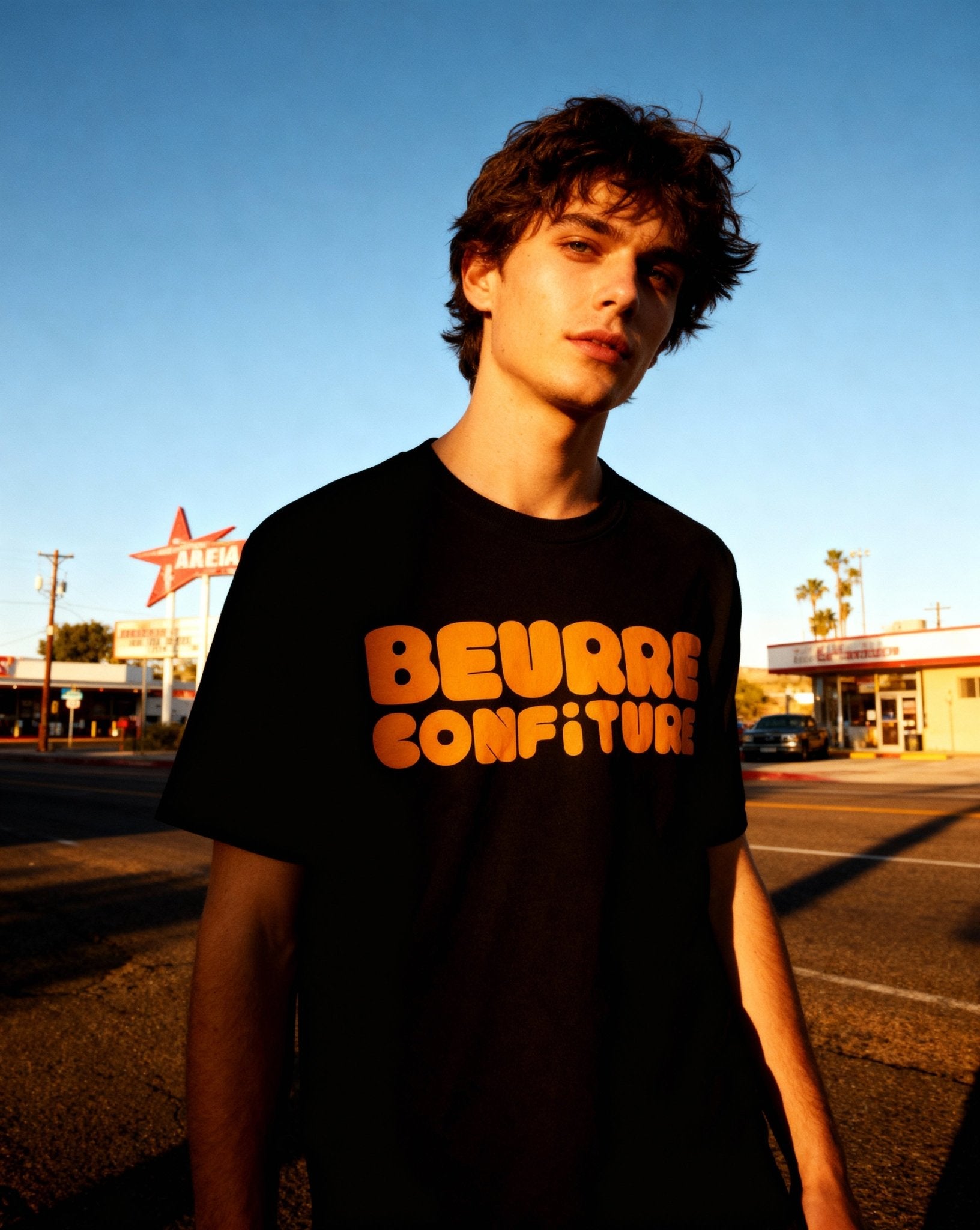 「BEURRE CONFITURE」ブランドロゴ ブラック Tシャツ