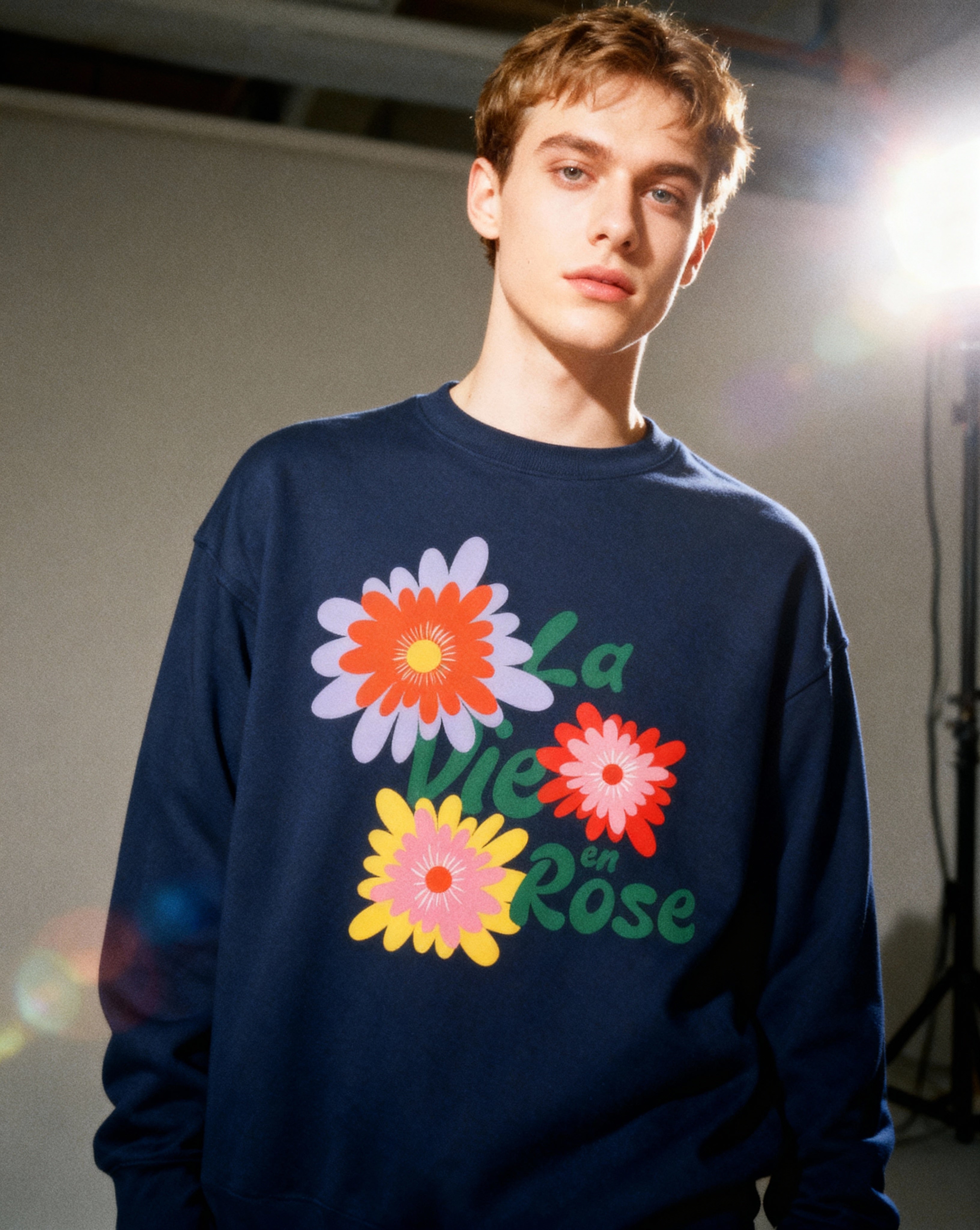 「La Vie en Rose」ユニセックス フレンチテリー スウェットシャツ (綿100%)