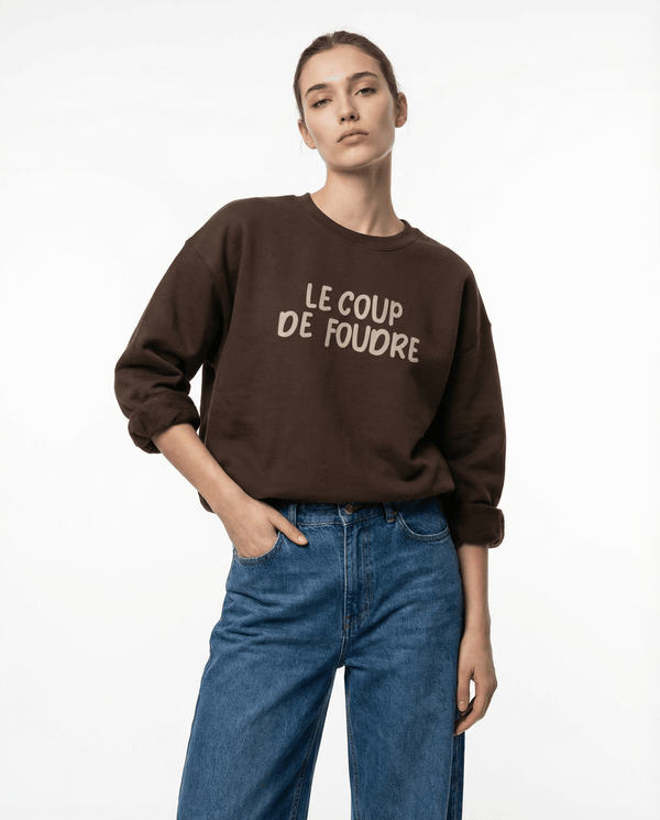 「Le Coup de Foudre」ロゴのディテールと滑らかな質感
