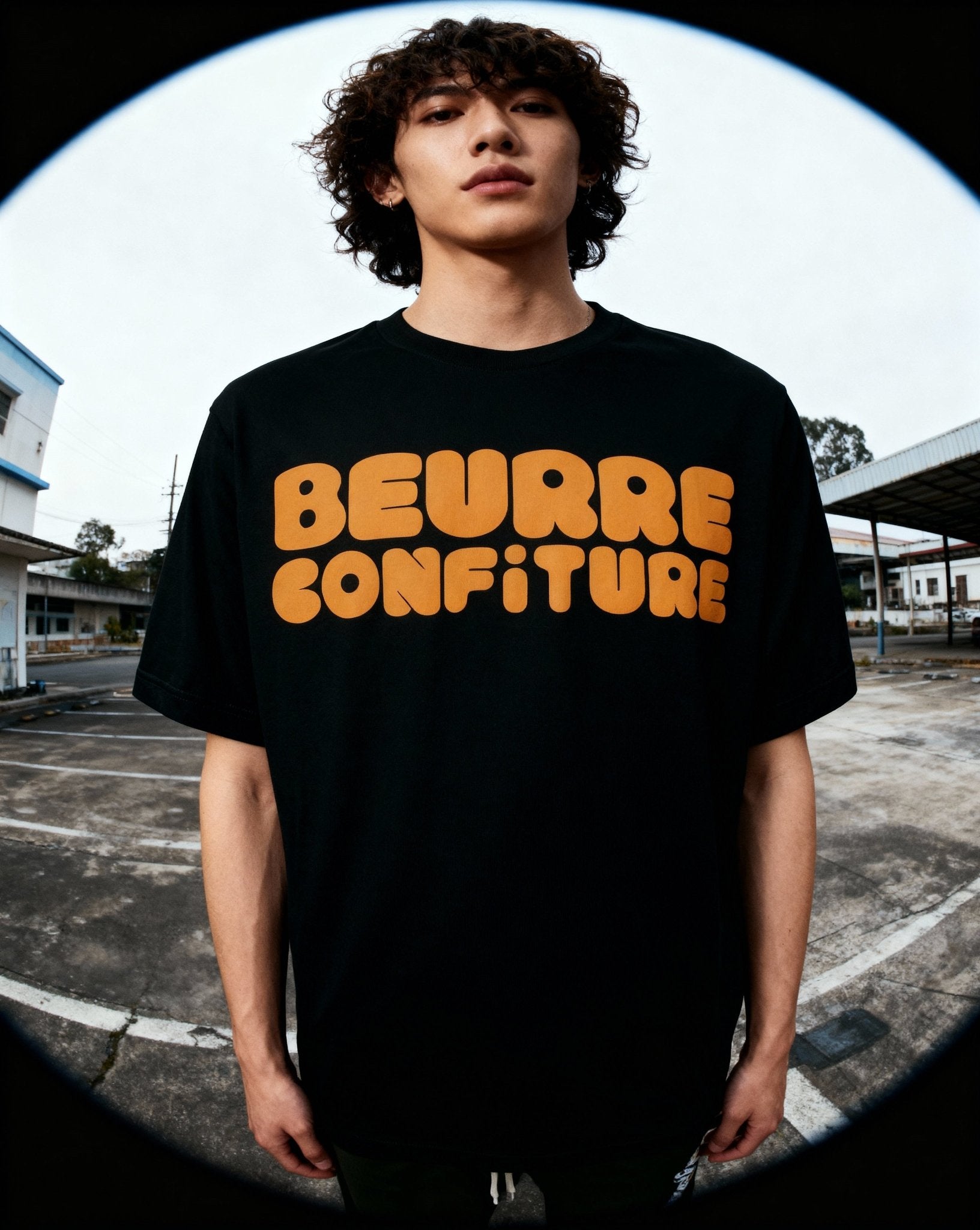 「BEURRE CONFITURE」ブランドロゴ ブラック Tシャツ